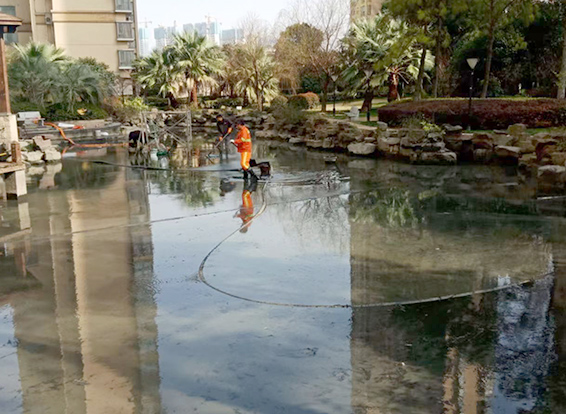 永胜景观池淤泥清理