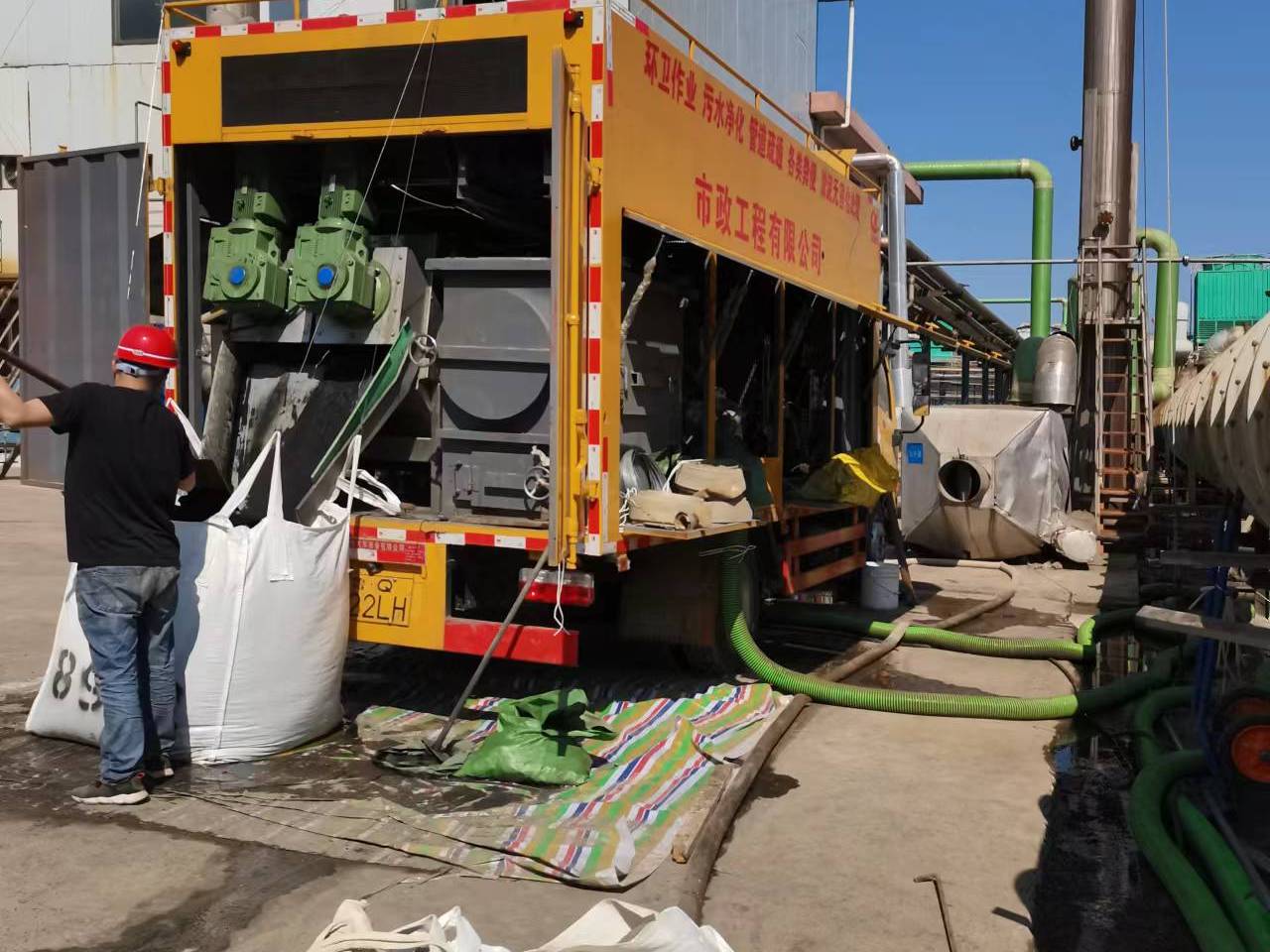 永胜淤泥压干处理